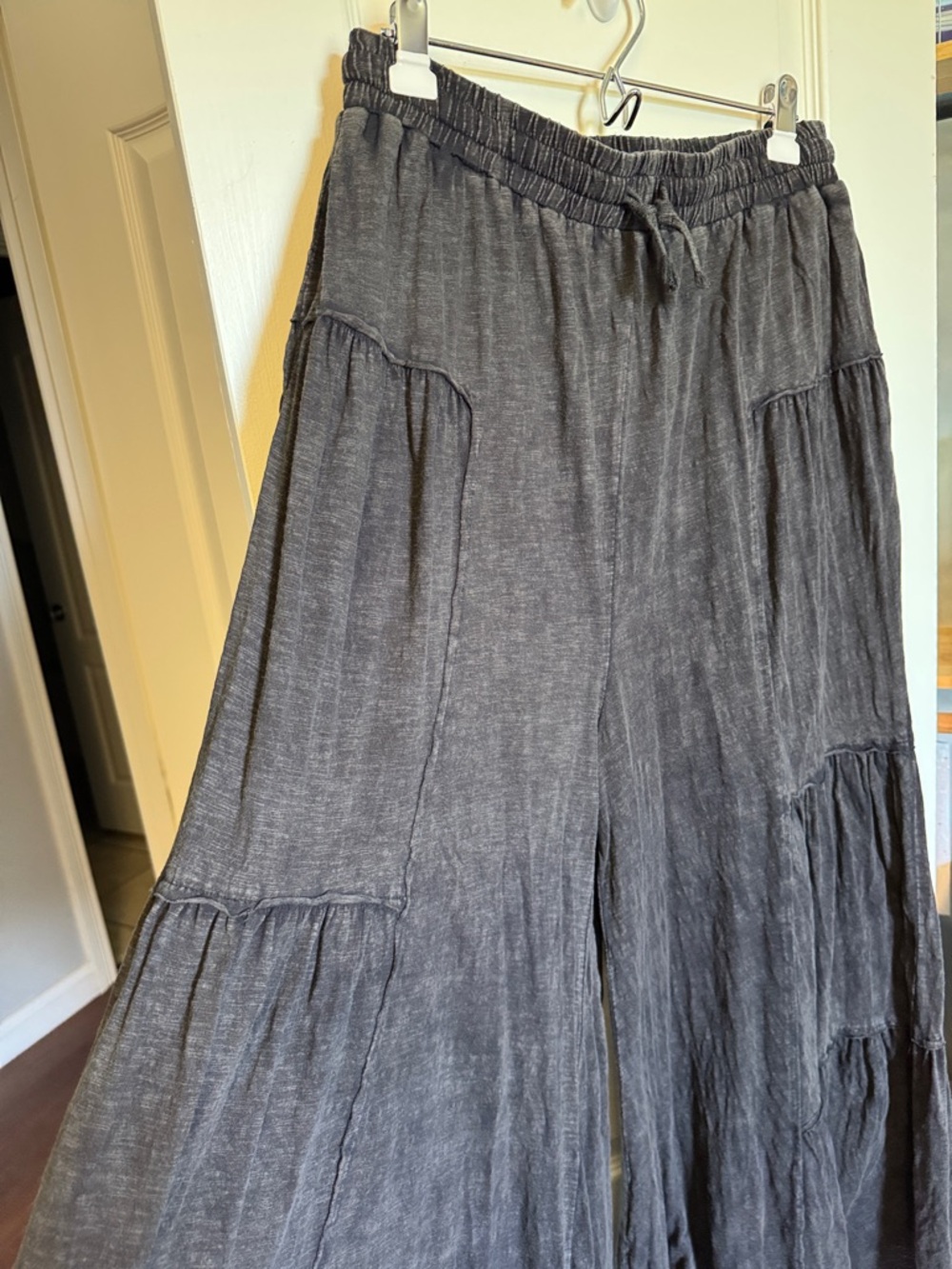 Oli & Hali Black Mineral Wash Tiered Pants - Picture 4 of 6